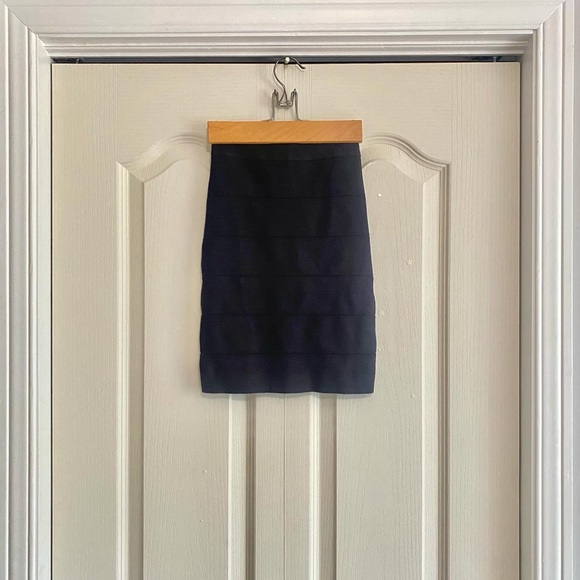 Bodycon mini skirt - Picture 2 of 3